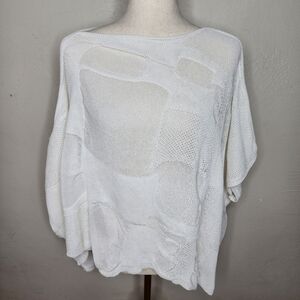 Moyuru White Short Sleeve Top